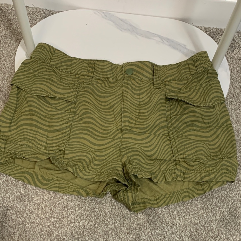 H&M Olive Green Cargo Shorts for‎ Women